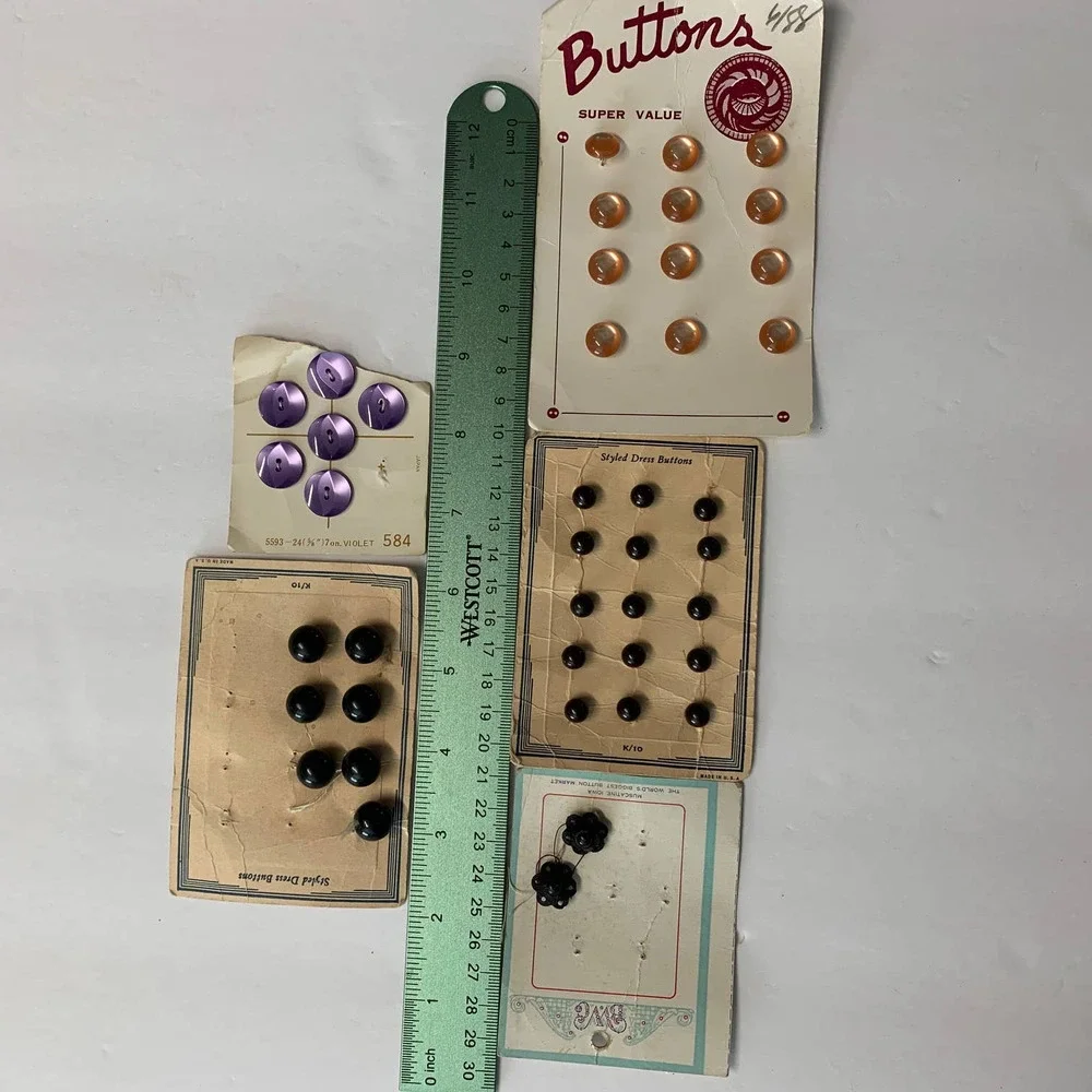 Vintage Buttons‎ Acrylic Plastic Lot of 85 Buttons New Old Stock NOS